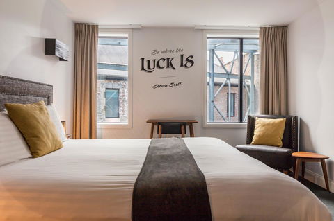The Lucky Hotel - Holiday Find 20