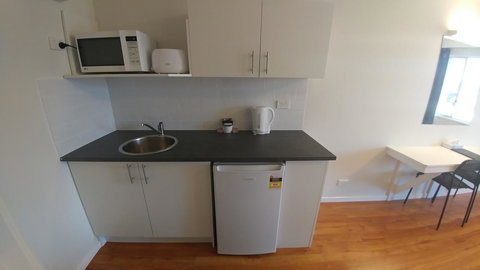 Eden Motel - Holiday Find 9