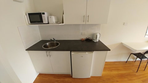 Eden Motel - Holiday Find 5