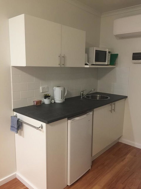 Eden Motel - Holiday Find 1