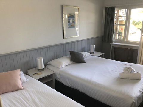Squid\'s Ink Motel - Holiday Find 33
