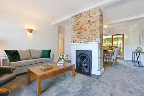Bellevue Accommodation - Holiday Find 11