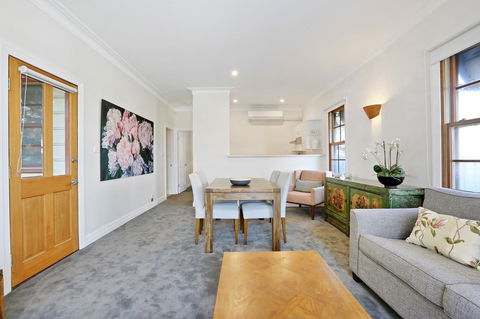 Bellevue Accommodation - Holiday Find 12