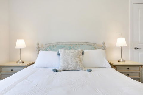Bellevue Accommodation - Holiday Find 13