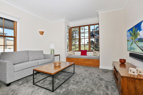 Bellevue Accommodation - Holiday Find 14