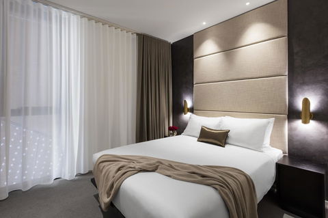 SKYE Suites Sydney - Holiday Find 23