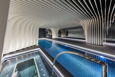 SKYE Suites Sydney - Holiday Find 5