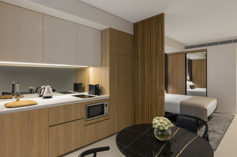 SKYE Suites Sydney - Holiday Find 24