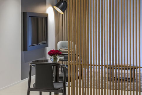 SKYE Suites Sydney - Holiday Find 28