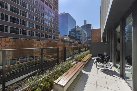 SKYE Suites Sydney - Holiday Find 18