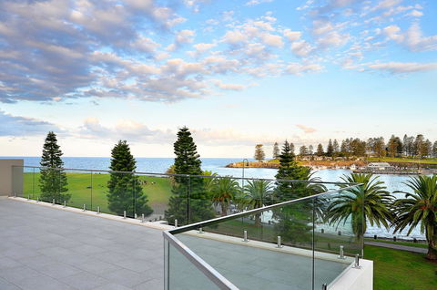 Belle Vue- Penthouse At Black Beach - Holiday Find 15