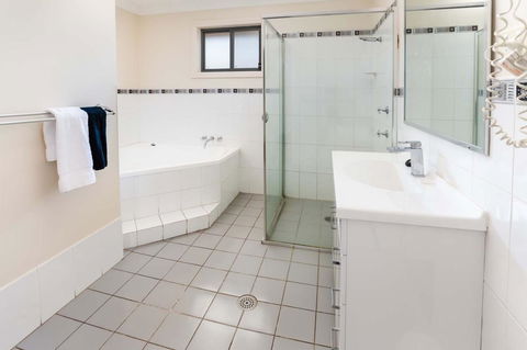 Bluegum Apartments Newcastle - Holiday Find 20