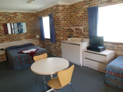Mollymook Surfbeach Motel & Apartments - Holiday Find 24