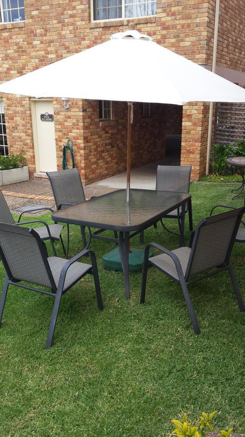 Mollymook Surfbeach Motel & Apartments - Holiday Find 11