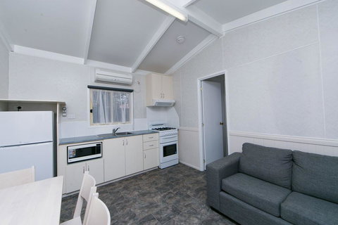 Crestview Tourist Park - Holiday Find 13