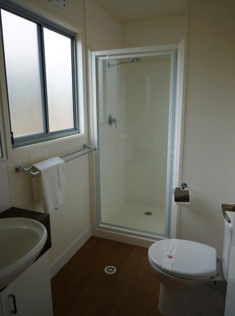 Crestview Tourist Park - Holiday Find 1