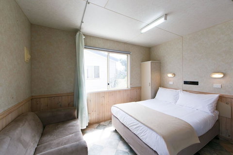 Crestview Tourist Park - Holiday Find 15