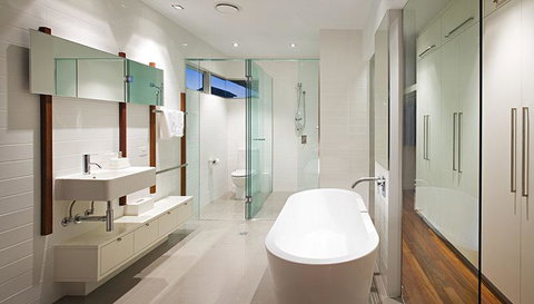 Casuarina Beachfront House - Hostie Properties - Holiday Find 24