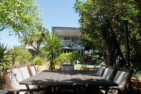 Casuarina Beachfront House - Hostie Properties - Holiday Find 14