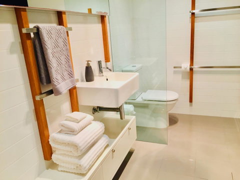 Casuarina Beachfront House - Hostie Properties - Holiday Find 5