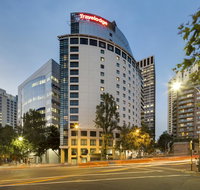 Travelodge Hotel Sydney - Holiday Find