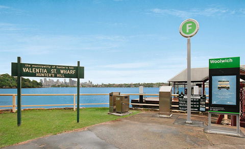 Elegant Family Home Close To Harbour And Views - Holiday Find 16