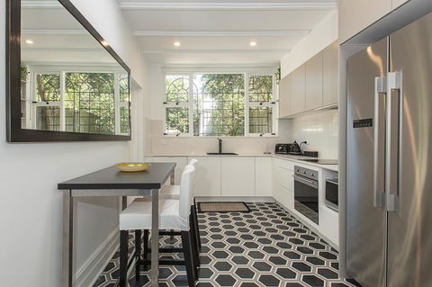 Elegant Family Home Close To Harbour And Views - Holiday Find 5