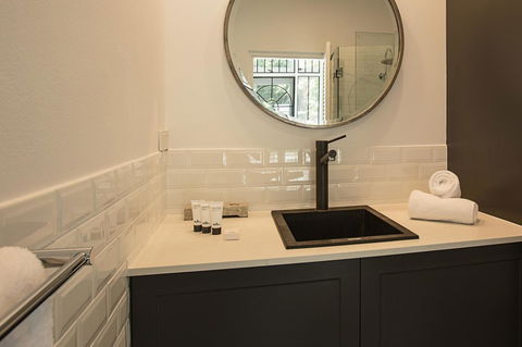 Elegant Family Home Close To Harbour And Views - Holiday Find 7