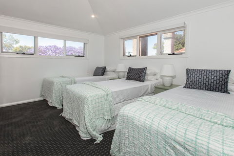 Elegant Family Home Close To Harbour And Views - Holiday Find 9