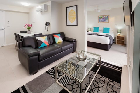 Hamilton Executive Apartments - Holiday Find 12
