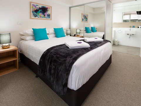 Hamilton Executive Apartments - Holiday Find 13