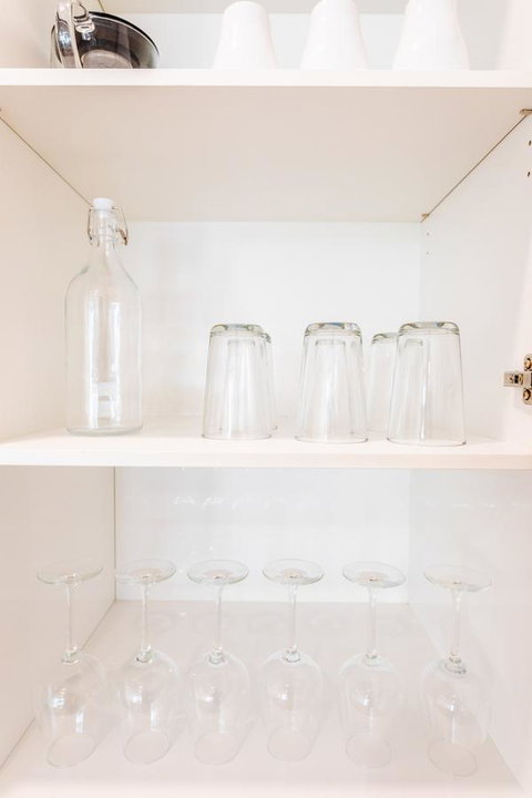 Near Train Station, New 2 BR Apt/free Parking - Holiday Find 11