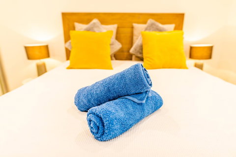 Near Train Station, New 2 BR Apt/free Parking - Holiday Find 23