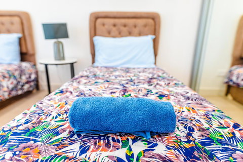 Near Train Station, New 2 BR Apt/free Parking - Holiday Find 26