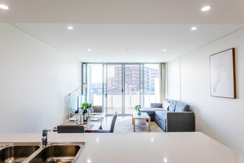 Near Train Station, New 2 BR Apt/free Parking - Holiday Find 0