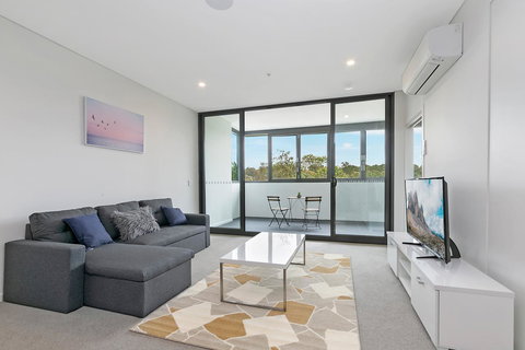 Stylish And Neat Two Bed Apartment In Wentworth Point - Holiday Find 0
