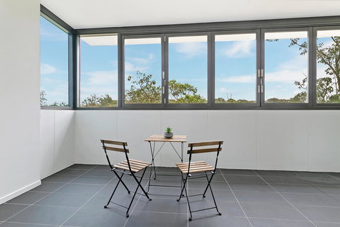 Stylish And Neat Two Bed Apartment In Wentworth Point - Holiday Find 8