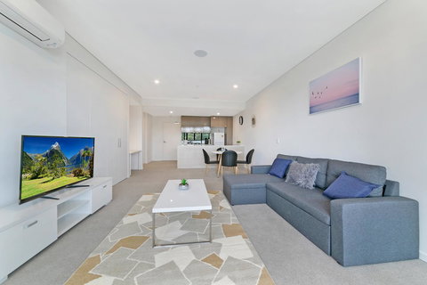Stylish And Neat Two Bed Apartment In Wentworth Point - Holiday Find 1