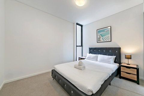 Stylish And Neat Two Bed Apartment In Wentworth Point - Holiday Find 6