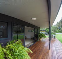 Rocketz at Berrara Beach - Holiday Find