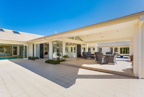 One Mile Mansion - Private Coastal Retreat FREE FAMILY ADVENTURE PASS - Holiday Find 18