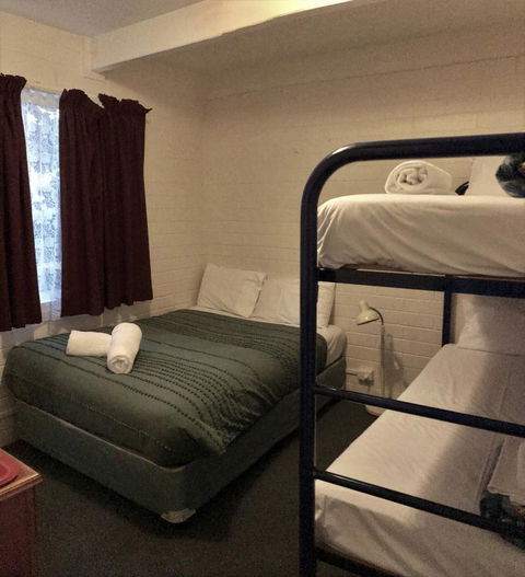 Kon Tiki Apartments - Holiday Find 10