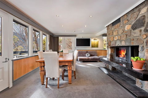 Pure Chalet Thredbo - Holiday Find 14