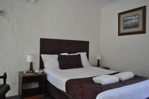 Albury Burvale Motor Inn - Holiday Find 12
