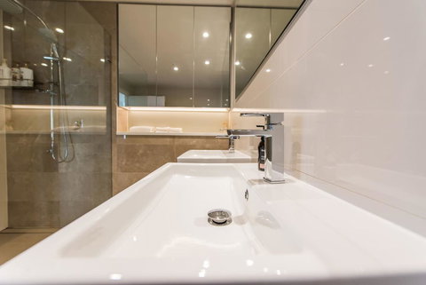 180Â° Water View Three Bedroom (wooden Furniture) - Holiday Find 17