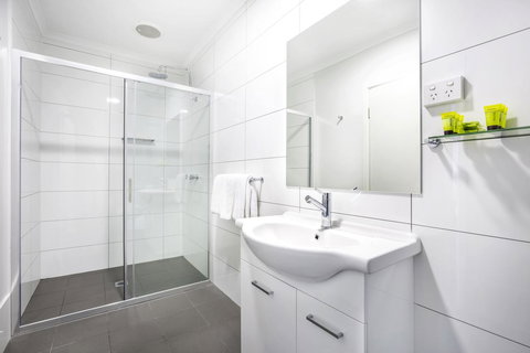 Nightcap At Hume Hotel - Holiday Find 15