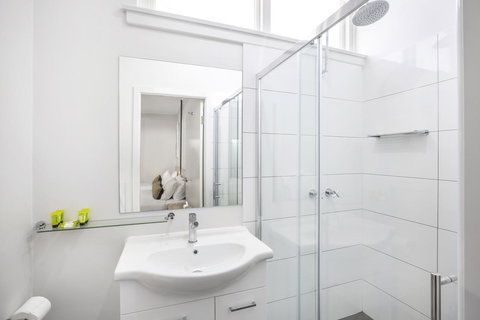 Nightcap At Hume Hotel - Holiday Find 1