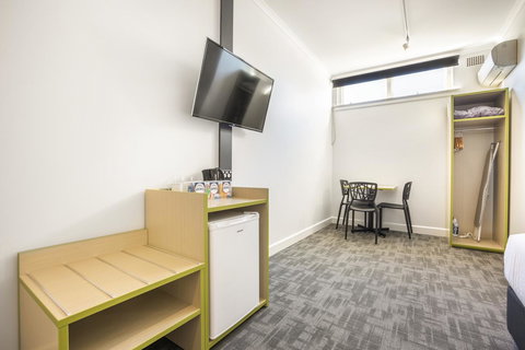 Nightcap At Hume Hotel - Holiday Find 6