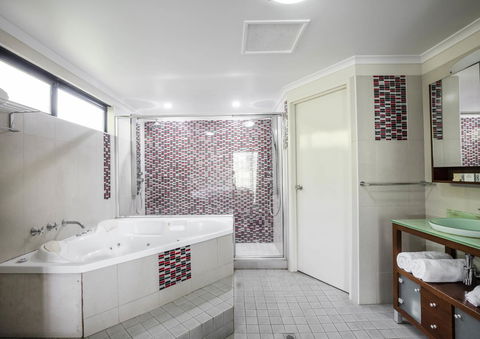 Mercure Darwin Airport Resort - Holiday Find 11