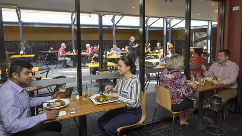 Stay At Alice Springs Hotel - Holiday Find 31